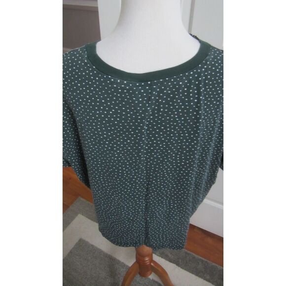 MONKI CUTE HUNTER GREEN CROPPED POLKA DOT TOP WITH CHRISTMAS ORNAMENTS SM - Picture 3 of 4